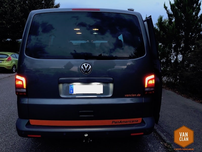 VW Bus Multivan T5: Wechsel der Kennzeichenbeleuchtung auf LED