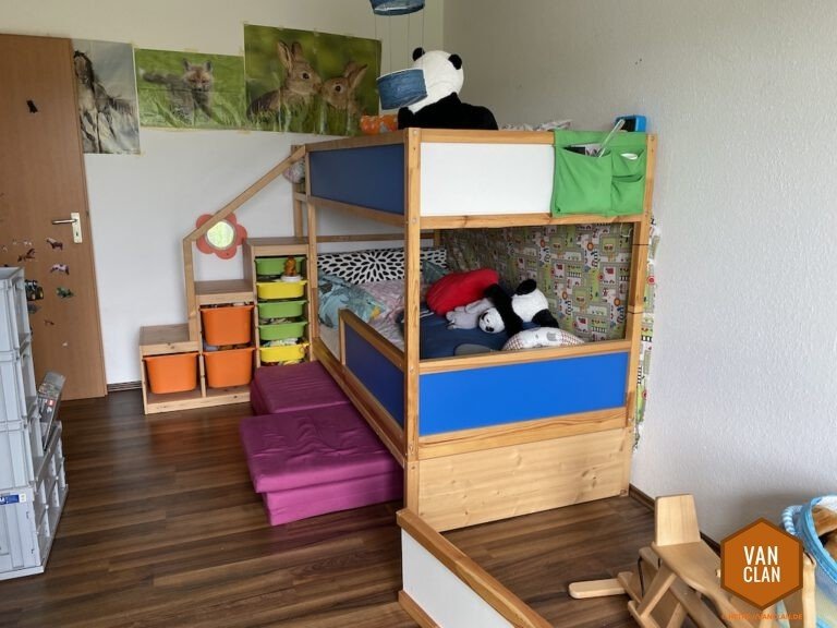 Ikea Kura Hochbett erweitern: Aus zwei mach eins plus Regal | vanclan.de