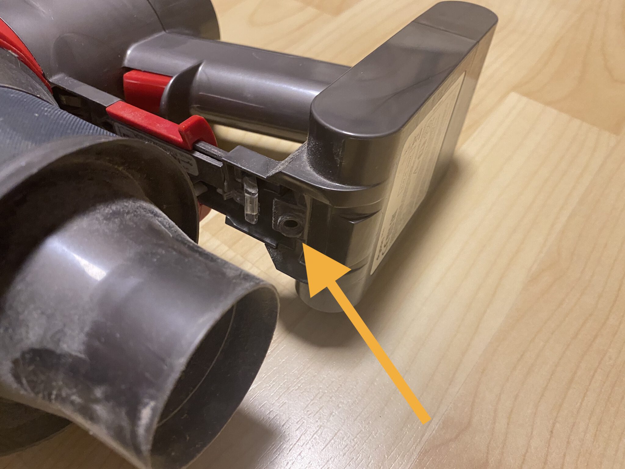 Dyson Staubsauger V6 geht sofort wieder aus Akkuwechsel vanclan.de