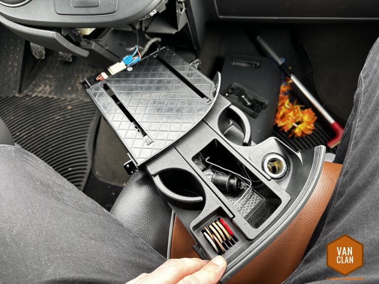 MagSafe Ladegerät im VW Bus Multivan T5 nachrüsten - vanclan.de
