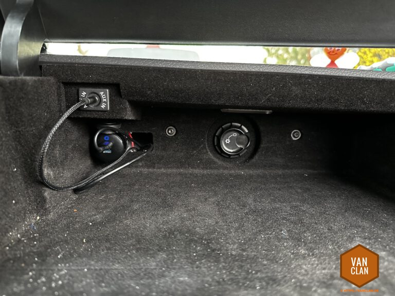 MagSafe Ladegerät im VW Bus Multivan T5 nachrüsten - vanclan.de