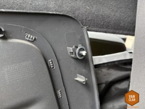 Verkleidungsclip bei VW an der Schiebetür
