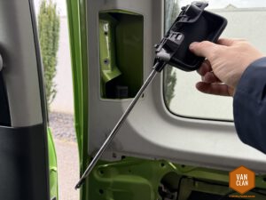 Türgriff innen an der Caddy Schiebetür ausbauen